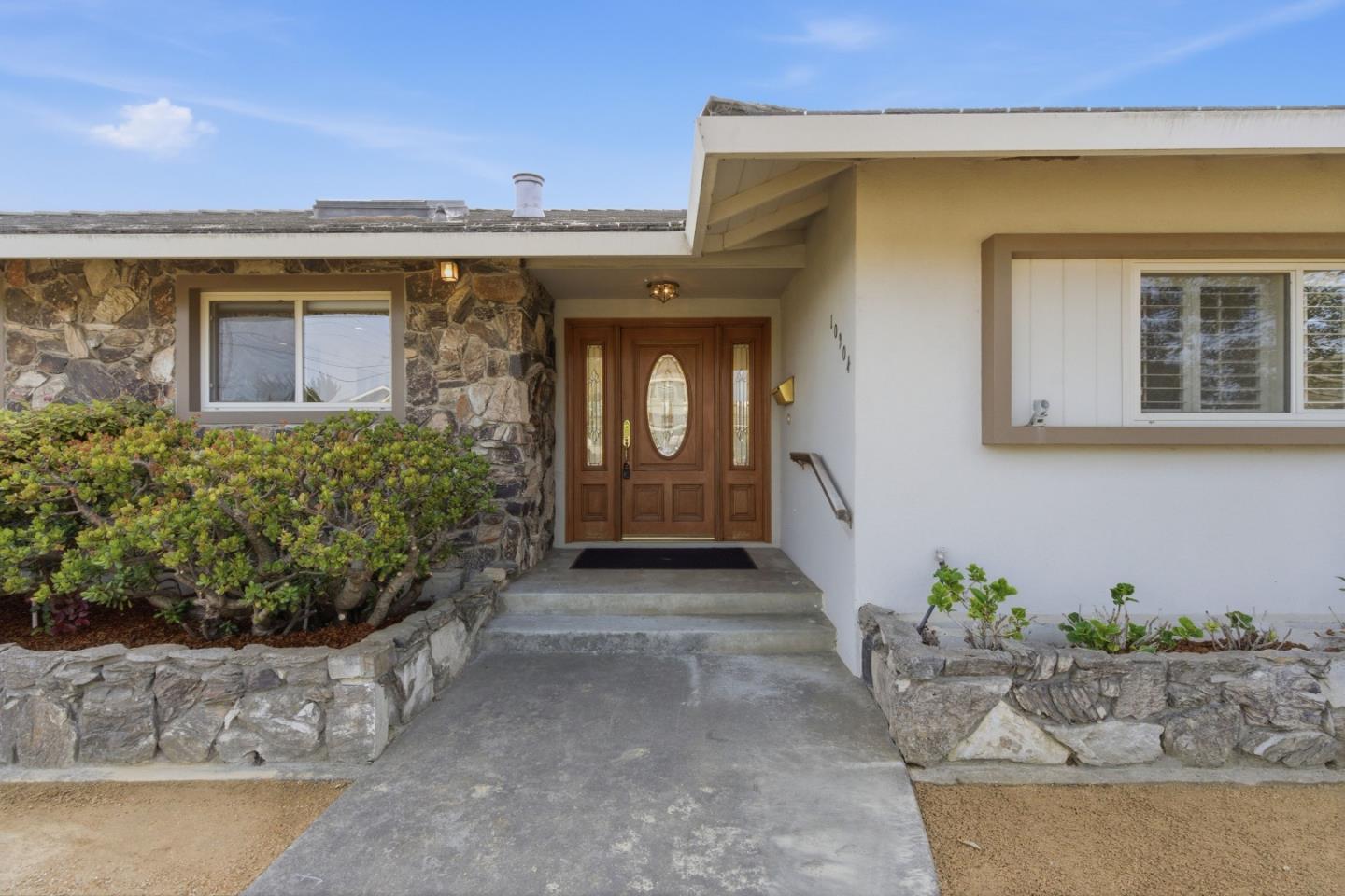 Detail Gallery Image 6 of 52 For 10904 Oak St, Castroville,  CA 95012 - 4 Beds | 2/1 Baths