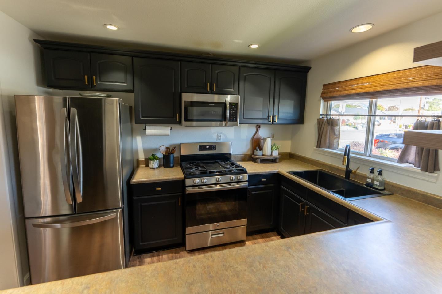 Detail Gallery Image 16 of 49 For 1825 Wilshire Blvd, San Jose,  CA 95116 - 3 Beds | 1 Baths