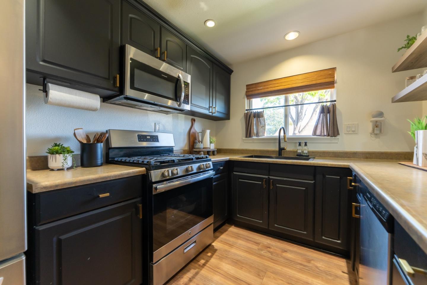 Detail Gallery Image 17 of 49 For 1825 Wilshire Blvd, San Jose,  CA 95116 - 3 Beds | 1 Baths