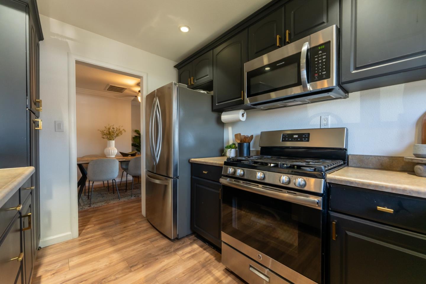 Detail Gallery Image 18 of 49 For 1825 Wilshire Blvd, San Jose,  CA 95116 - 3 Beds | 1 Baths