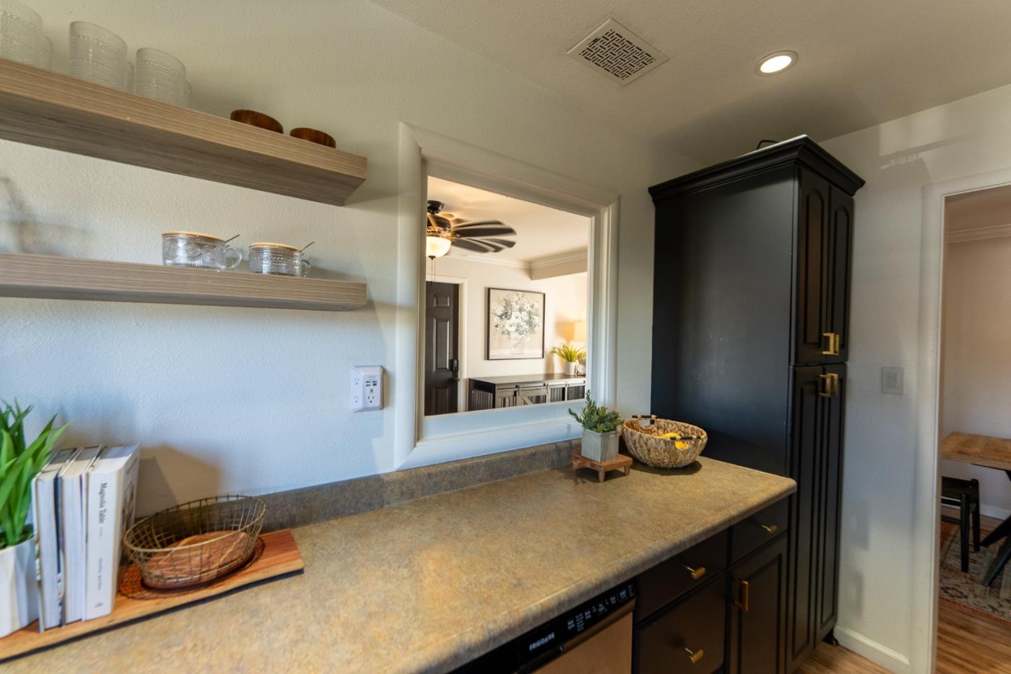 Detail Gallery Image 21 of 49 For 1825 Wilshire Blvd, San Jose,  CA 95116 - 3 Beds | 1 Baths