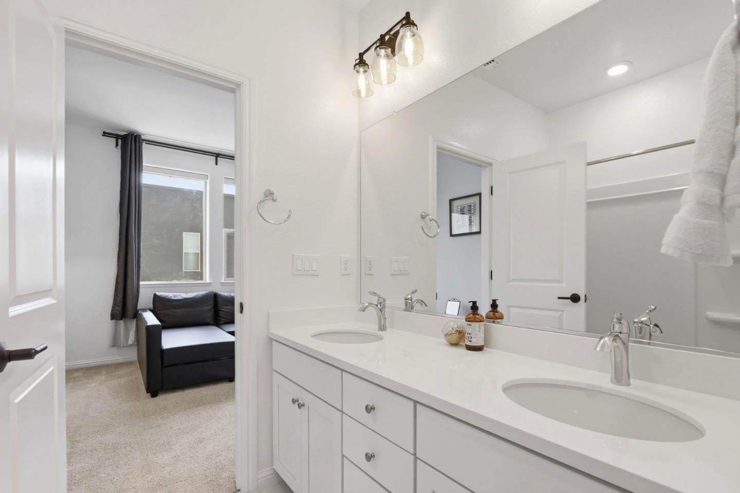 Detail Gallery Image 25 of 54 For 6709 Magnetic Loop, San Jose,  CA 95119 - 2 Beds | 2/1 Baths