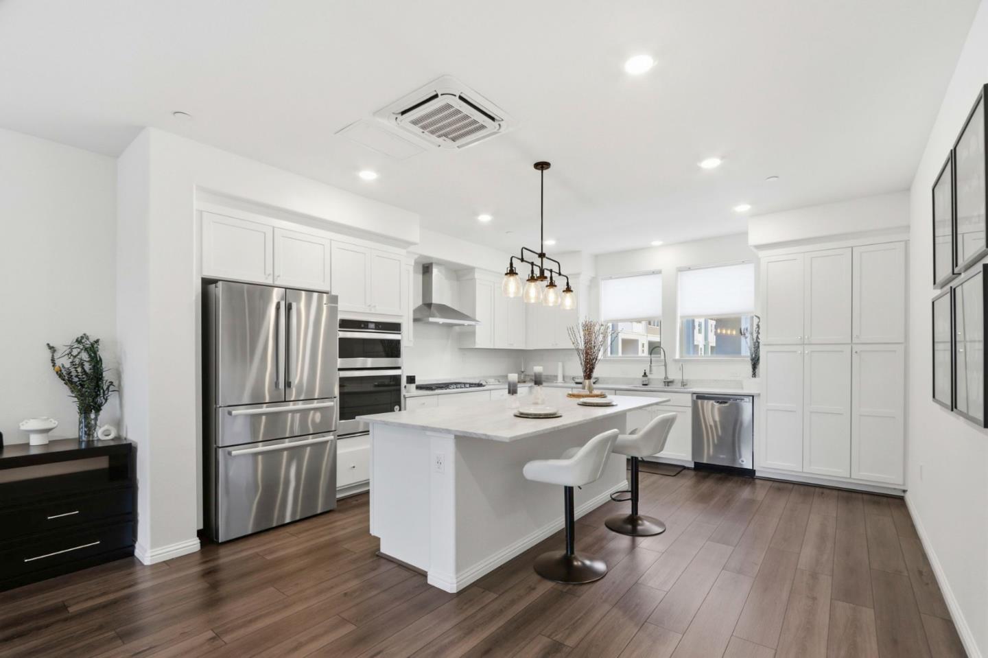 Detail Gallery Image 3 of 54 For 6709 Magnetic Loop, San Jose,  CA 95119 - 2 Beds | 2/1 Baths