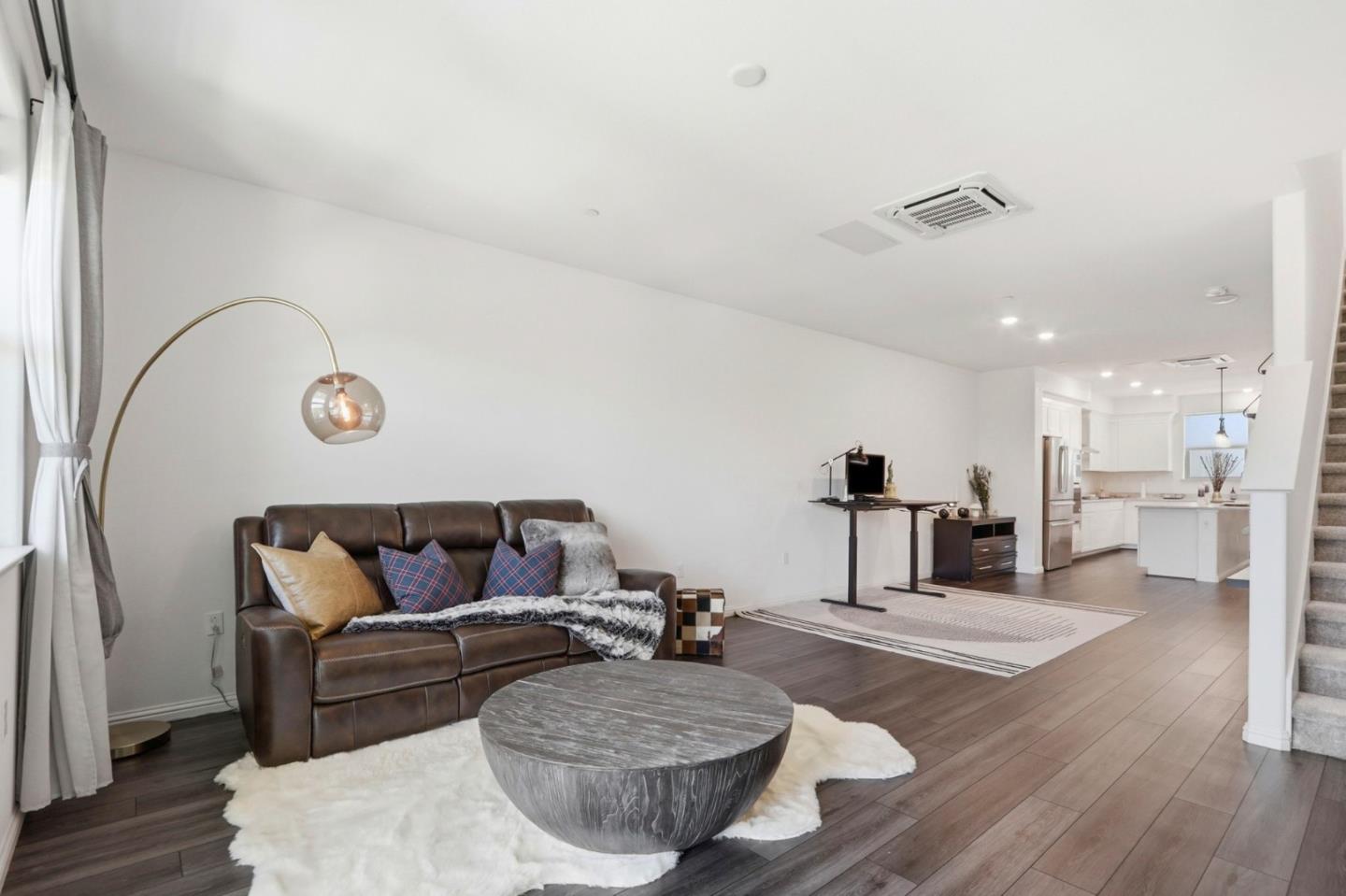 Detail Gallery Image 9 of 54 For 6709 Magnetic Loop, San Jose,  CA 95119 - 2 Beds | 2/1 Baths