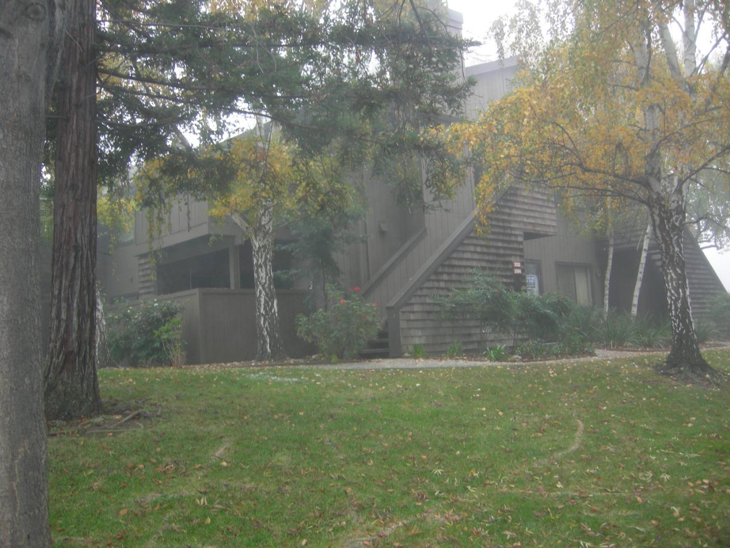 Detail Gallery Image 2 of 31 For La Terrace Cir, San Jose,  CA 95123 - 2 Beds | 2 Baths