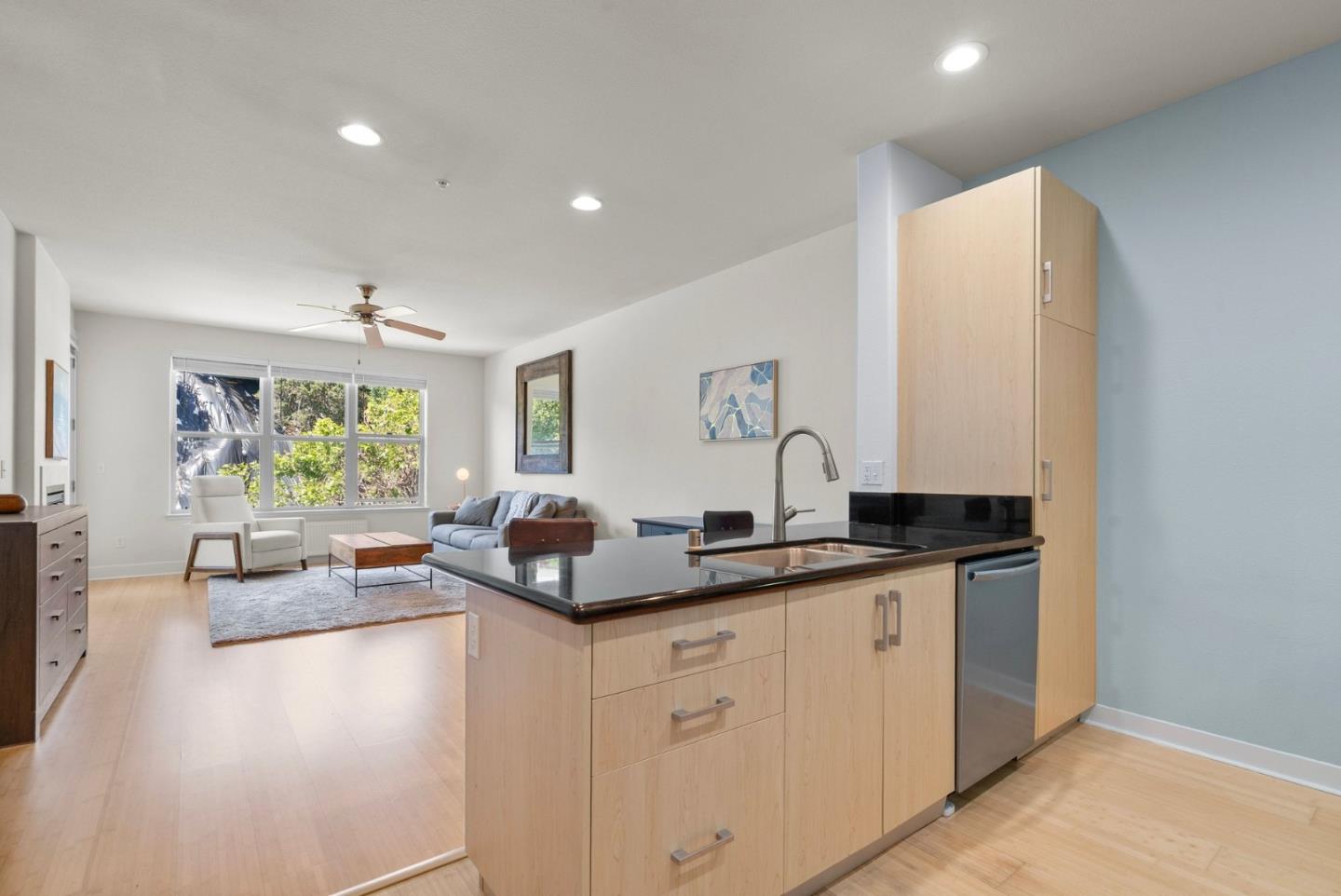 Detail Gallery Image 2 of 27 For 2030 N Pacific Ave #338,  Santa Cruz,  CA 95060 - 1 Beds | 1 Baths