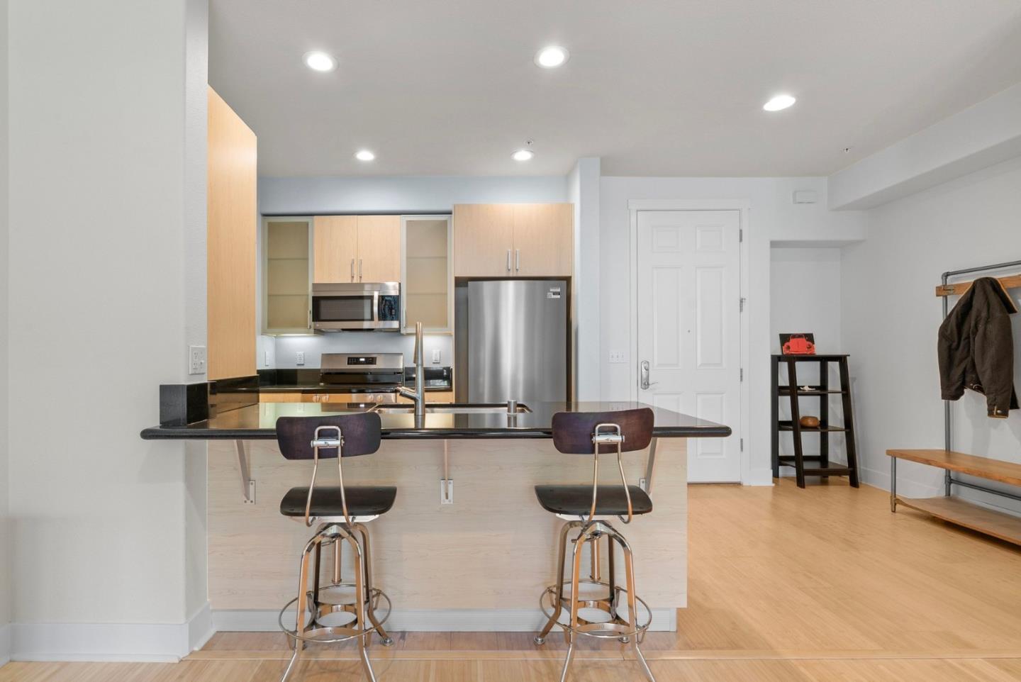 Detail Gallery Image 5 of 27 For 2030 N Pacific Ave #338,  Santa Cruz,  CA 95060 - 1 Beds | 1 Baths