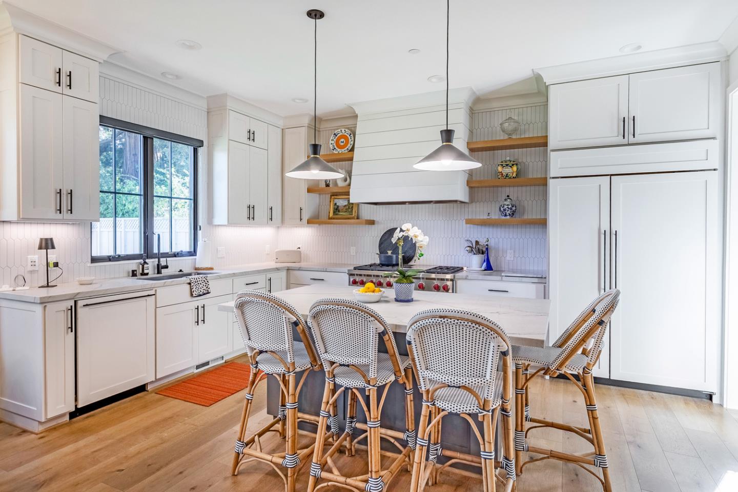 Detail Gallery Image 11 of 38 For 423 Arlington Rd, Redwood City,  CA 94062 - 5 Beds | 3 Baths