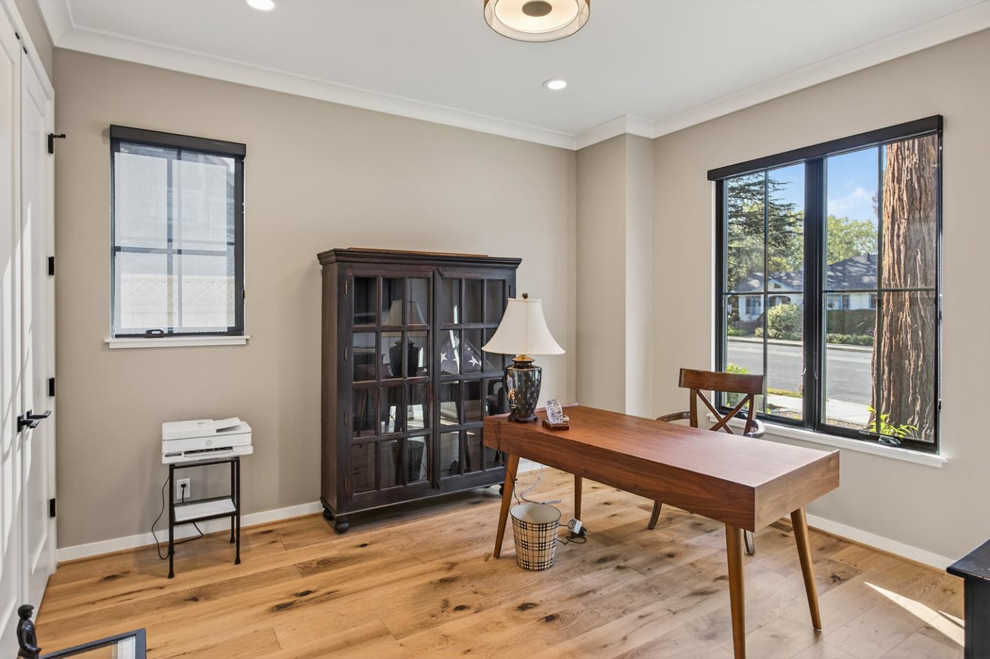 Detail Gallery Image 16 of 38 For 423 Arlington Rd, Redwood City,  CA 94062 - 5 Beds | 3 Baths