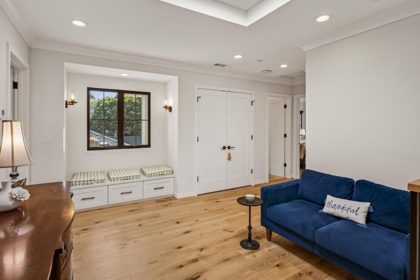 Detail Gallery Image 19 of 38 For 423 Arlington Rd, Redwood City,  CA 94062 - 5 Beds | 3 Baths