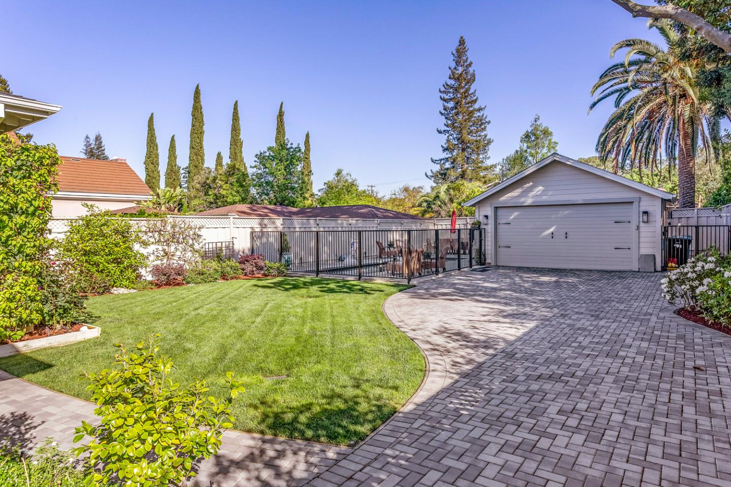 Detail Gallery Image 30 of 38 For 423 Arlington Rd, Redwood City,  CA 94062 - 5 Beds | 3 Baths