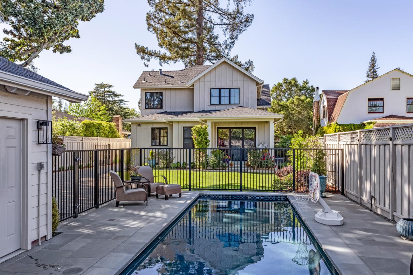 Detail Gallery Image 31 of 38 For 423 Arlington Rd, Redwood City,  CA 94062 - 5 Beds | 3 Baths