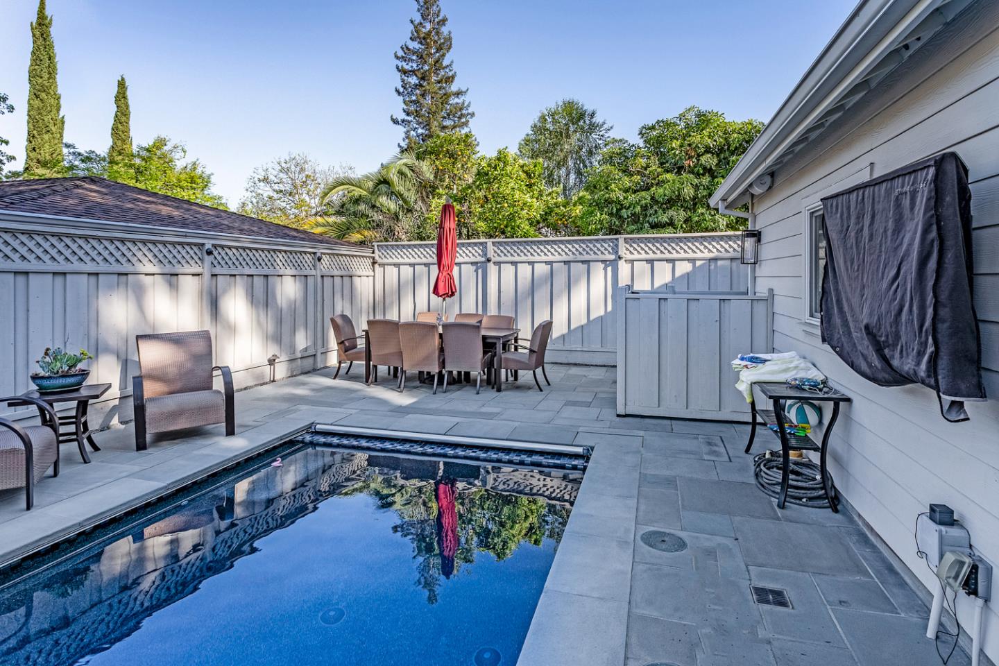 Detail Gallery Image 32 of 38 For 423 Arlington Rd, Redwood City,  CA 94062 - 5 Beds | 3 Baths