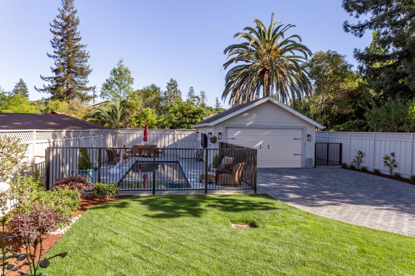 Detail Gallery Image 34 of 38 For 423 Arlington Rd, Redwood City,  CA 94062 - 5 Beds | 3 Baths