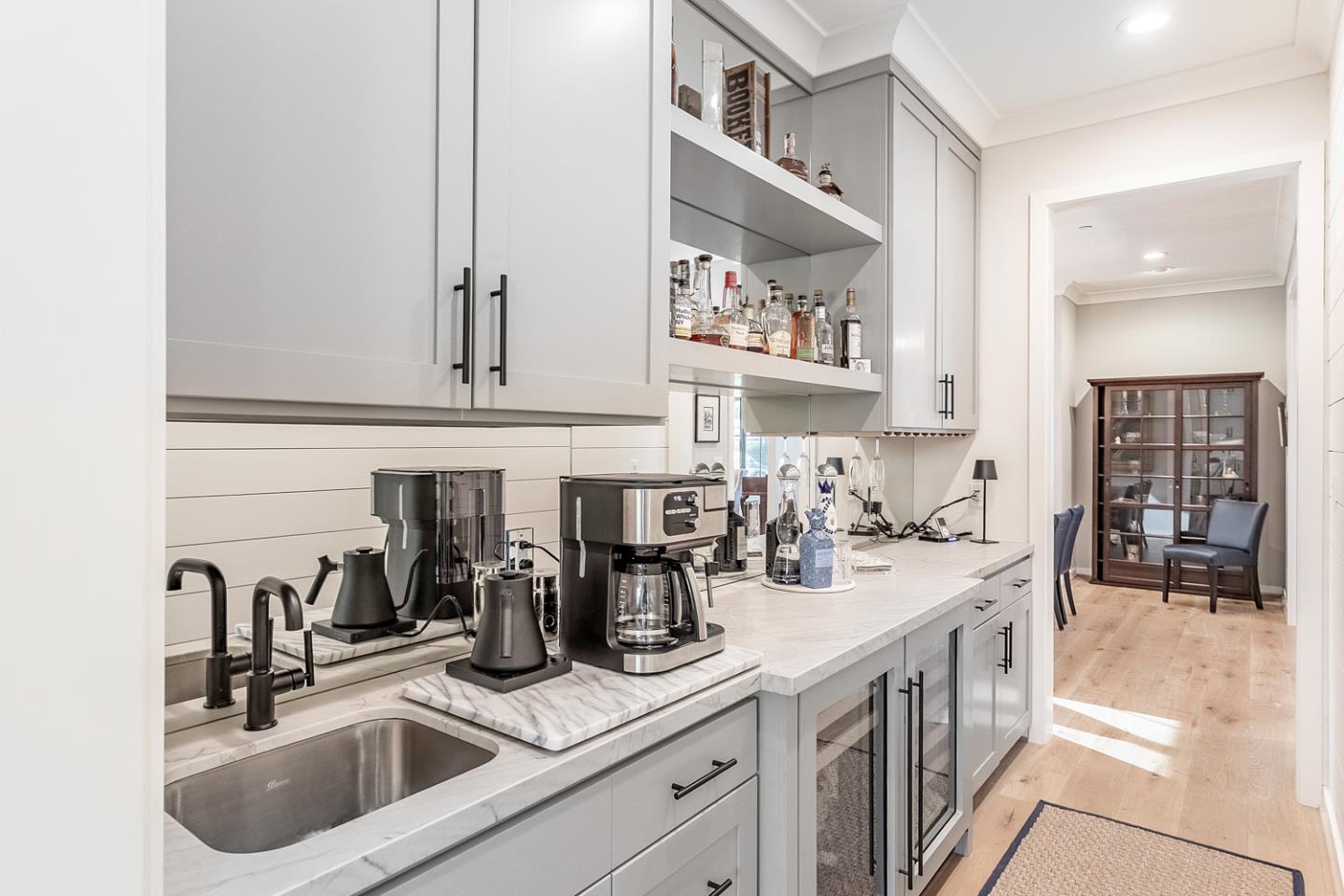 Detail Gallery Image 9 of 38 For 423 Arlington Rd, Redwood City,  CA 94062 - 5 Beds | 3 Baths