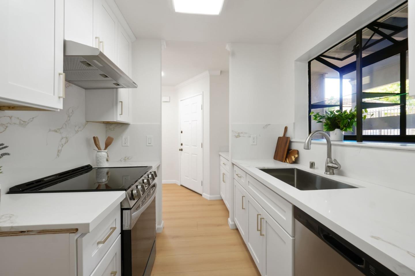 Photo #5: ML82043570 Listing: Photo #5