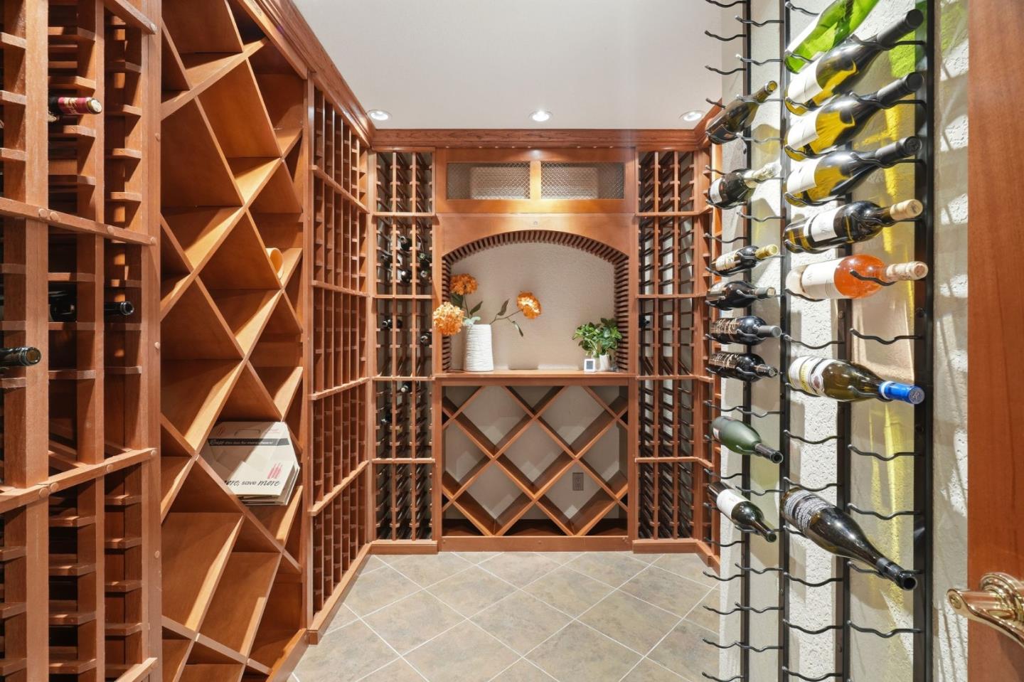 Detail Gallery Image 12 of 37 For 20523 Manor Dr, Saratoga,  CA 95070 - 5 Beds | 3/1 Baths