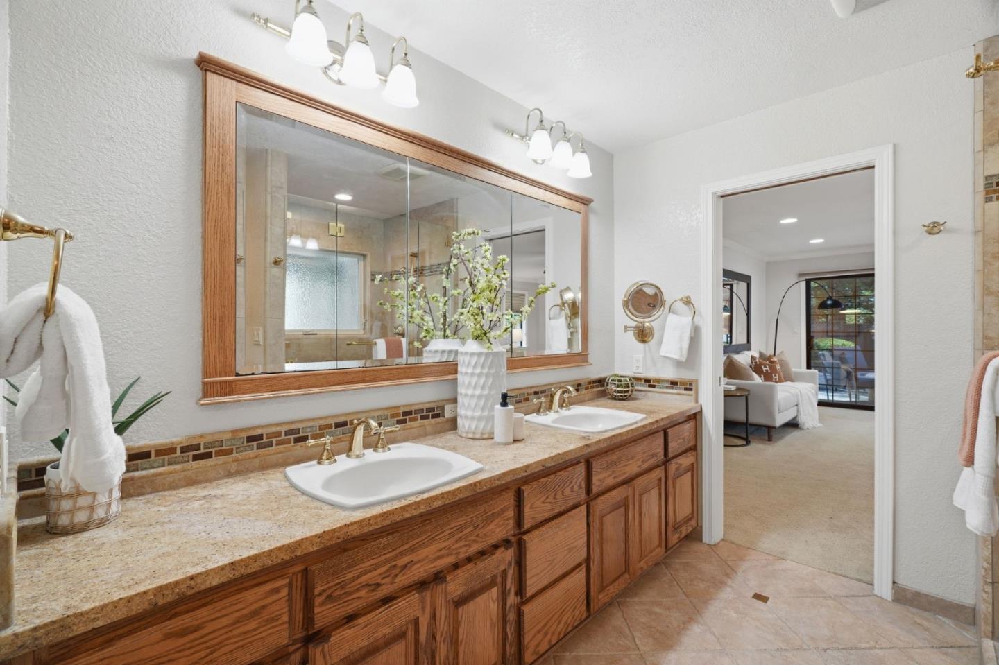 Detail Gallery Image 15 of 37 For 20523 Manor Dr, Saratoga,  CA 95070 - 5 Beds | 3/1 Baths