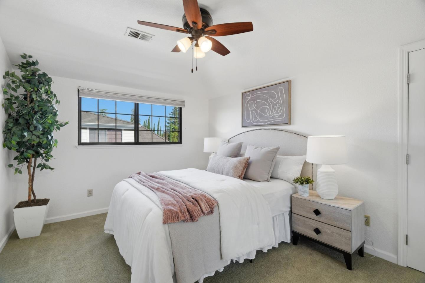 Detail Gallery Image 21 of 37 For 20523 Manor Dr, Saratoga,  CA 95070 - 5 Beds | 3/1 Baths