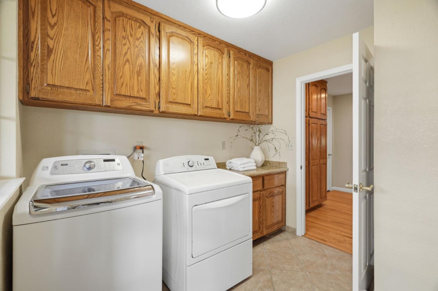 Detail Gallery Image 23 of 37 For 20523 Manor Dr, Saratoga,  CA 95070 - 5 Beds | 3/1 Baths