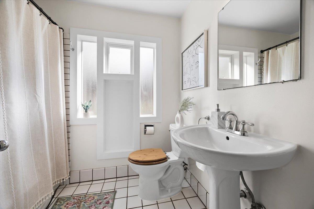 Detail Gallery Image 16 of 28 For 217 Mckendry Dr, Menlo Park,  CA 94025 - 3 Beds | 1 Baths