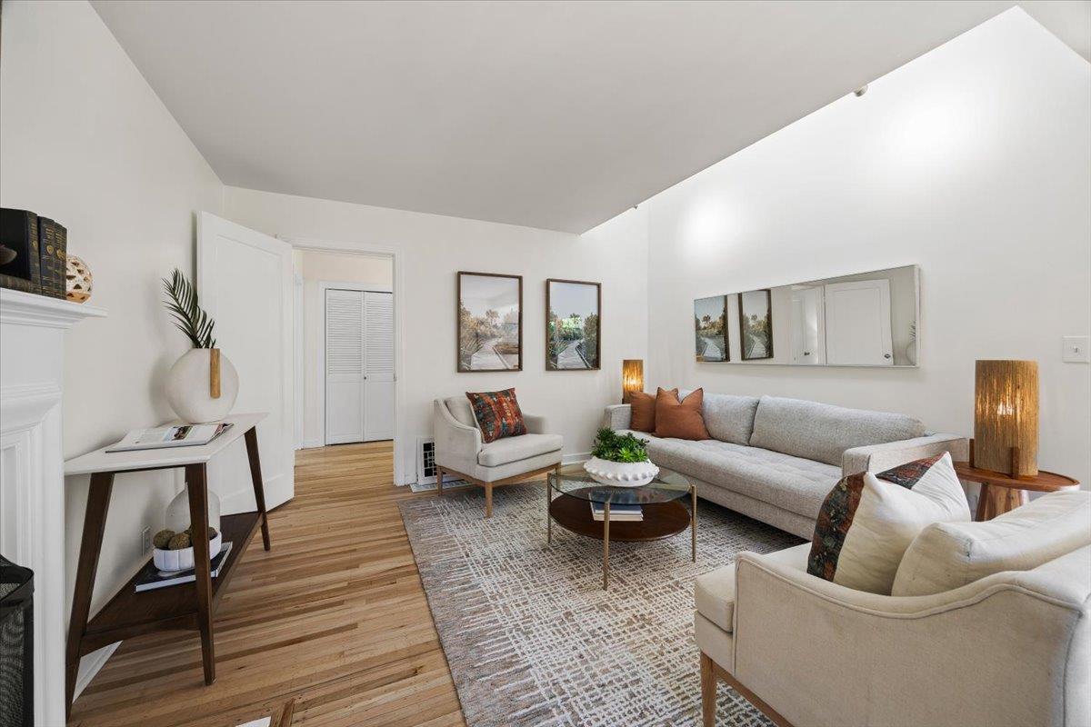 Detail Gallery Image 4 of 28 For 217 Mckendry Dr, Menlo Park,  CA 94025 - 3 Beds | 1 Baths