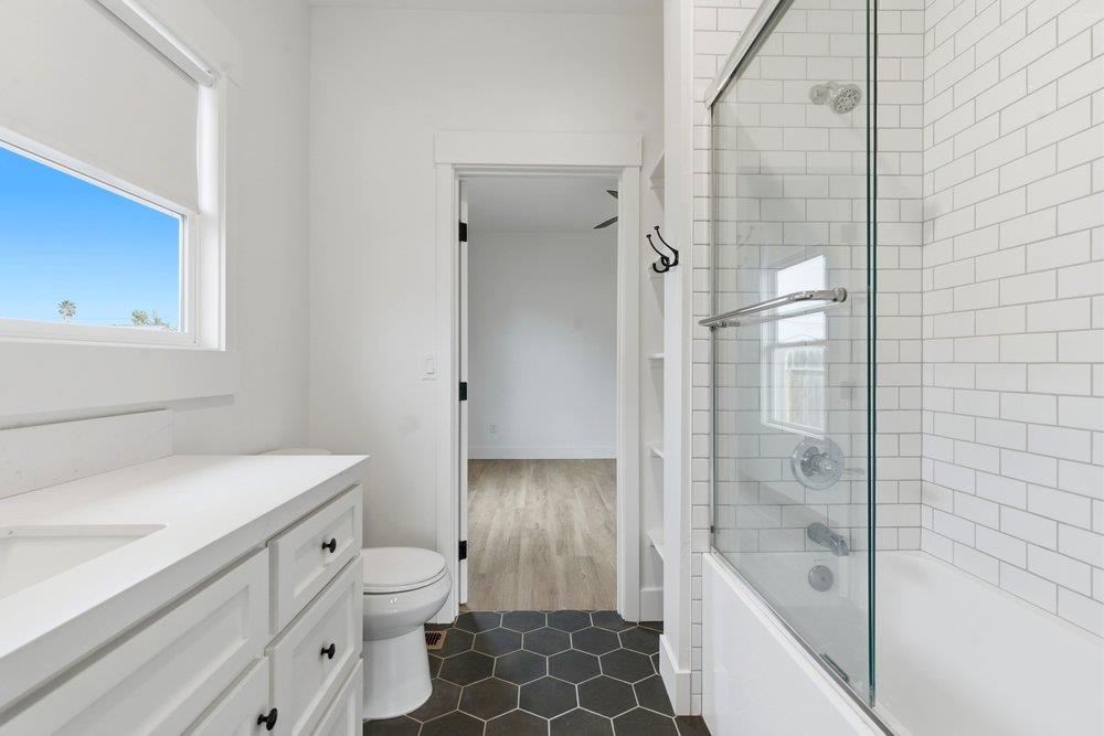 Detail Gallery Image 15 of 42 For 706 Central Ave, Hollister,  CA 95023 - 3 Beds | 2 Baths