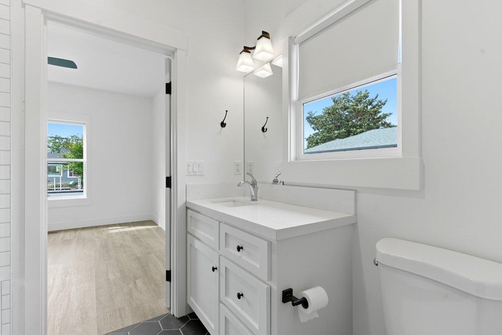 Detail Gallery Image 16 of 42 For 706 Central Ave, Hollister,  CA 95023 - 3 Beds | 2 Baths
