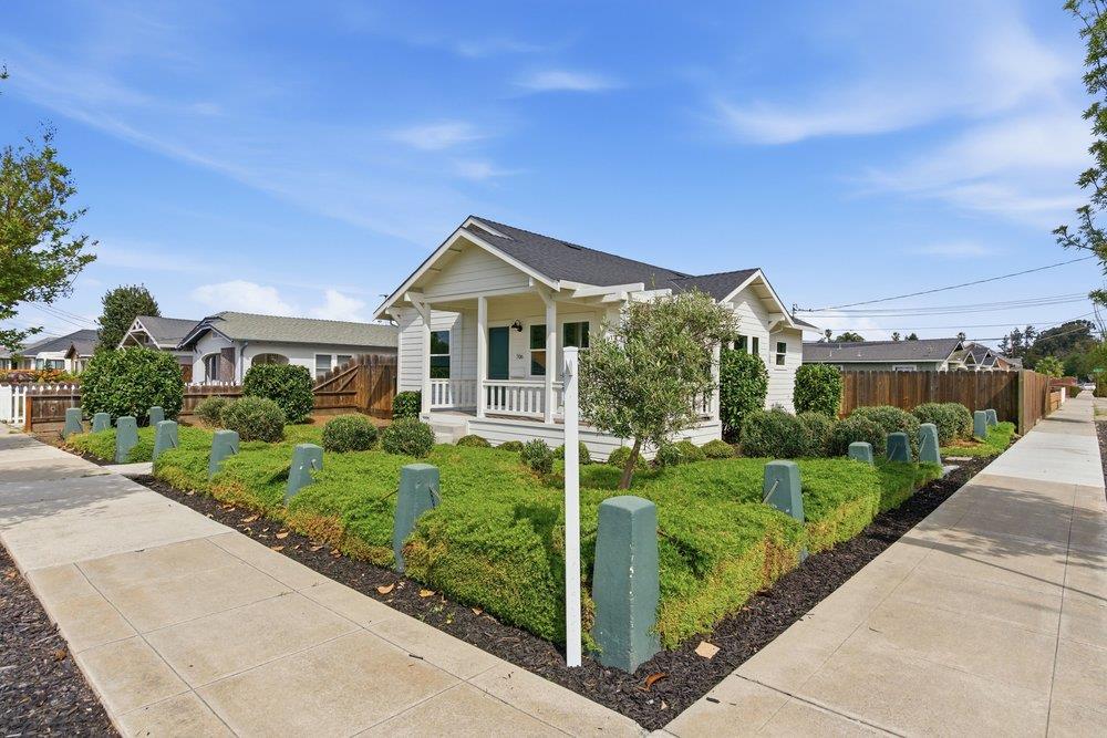 Detail Gallery Image 2 of 42 For 706 Central Ave, Hollister,  CA 95023 - 3 Beds | 2 Baths