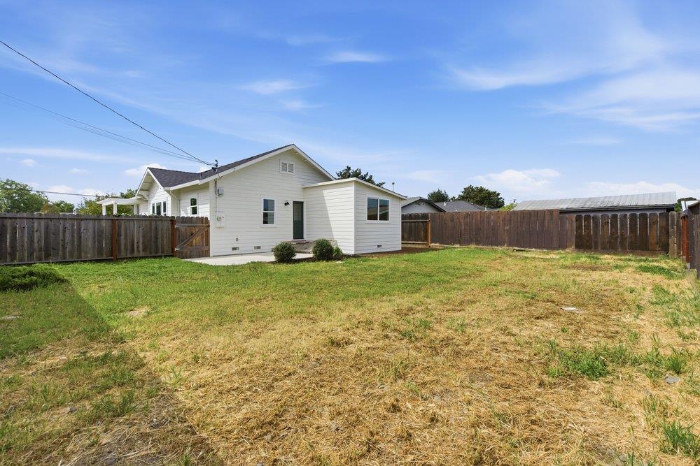 Detail Gallery Image 24 of 42 For 706 Central Ave, Hollister,  CA 95023 - 3 Beds | 2 Baths