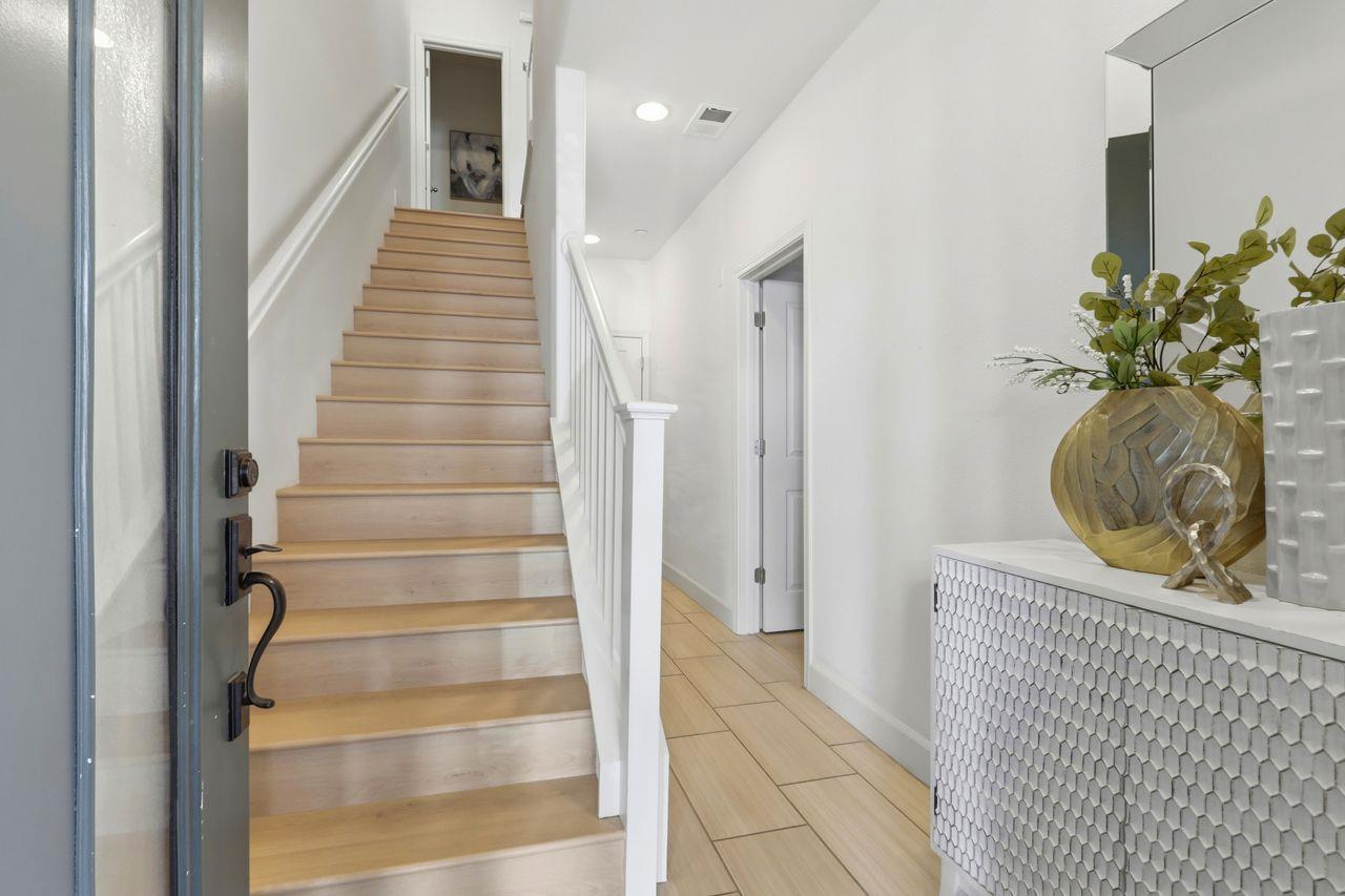 Detail Gallery Image 21 of 43 For 880 Apollo, Santa Clara,  CA 95051 - 3 Beds | 3/1 Baths