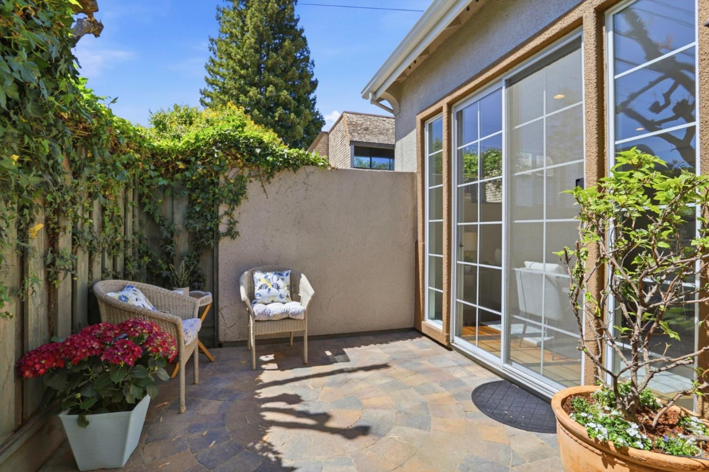 Detail Gallery Image 29 of 34 For 446 Tyndall St, Los Altos,  CA 94022 - 3 Beds | 2/1 Baths
