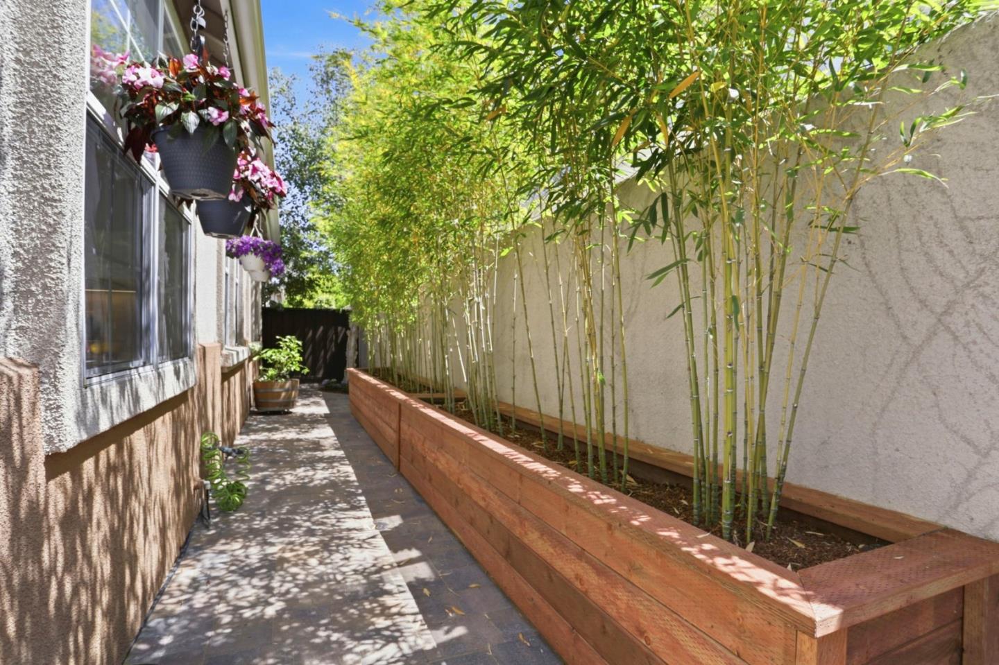 Detail Gallery Image 31 of 34 For 446 Tyndall St, Los Altos,  CA 94022 - 3 Beds | 2/1 Baths