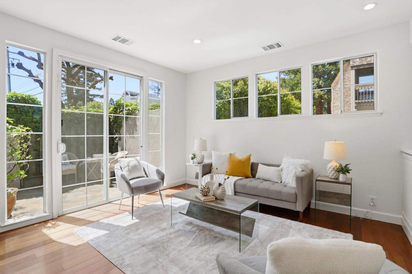 Detail Gallery Image 7 of 34 For 446 Tyndall St, Los Altos,  CA 94022 - 3 Beds | 2/1 Baths