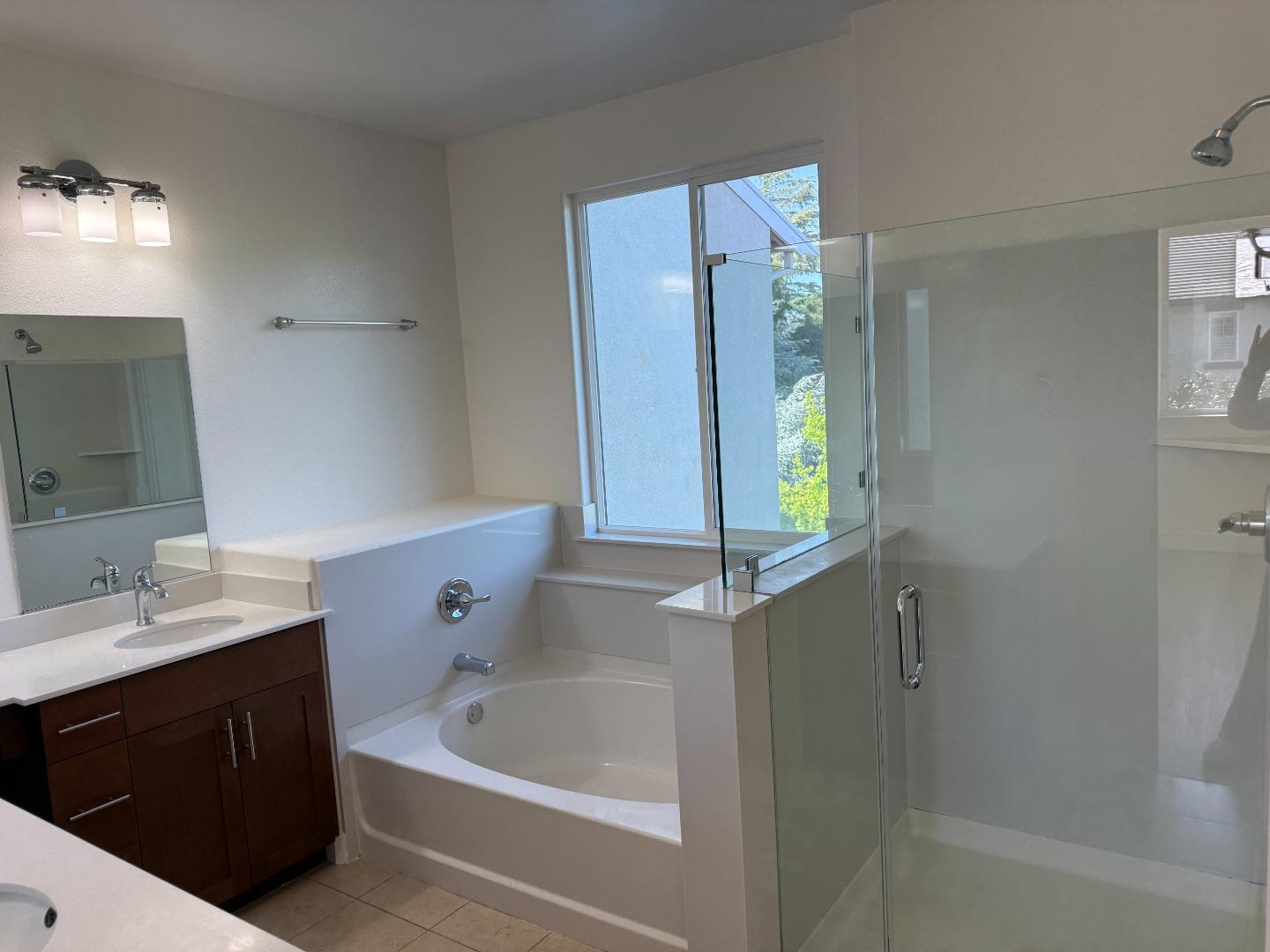 Detail Gallery Image 10 of 22 For 17075 Saint Cecilia Ln, Morgan Hill,  CA 95037 - 3 Beds | 2/1 Baths