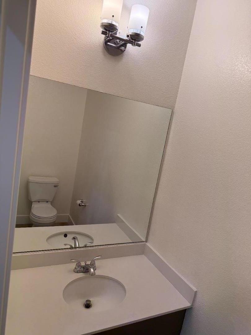 Detail Gallery Image 9 of 22 For 17075 Saint Cecilia Ln, Morgan Hill,  CA 95037 - 3 Beds | 2/1 Baths