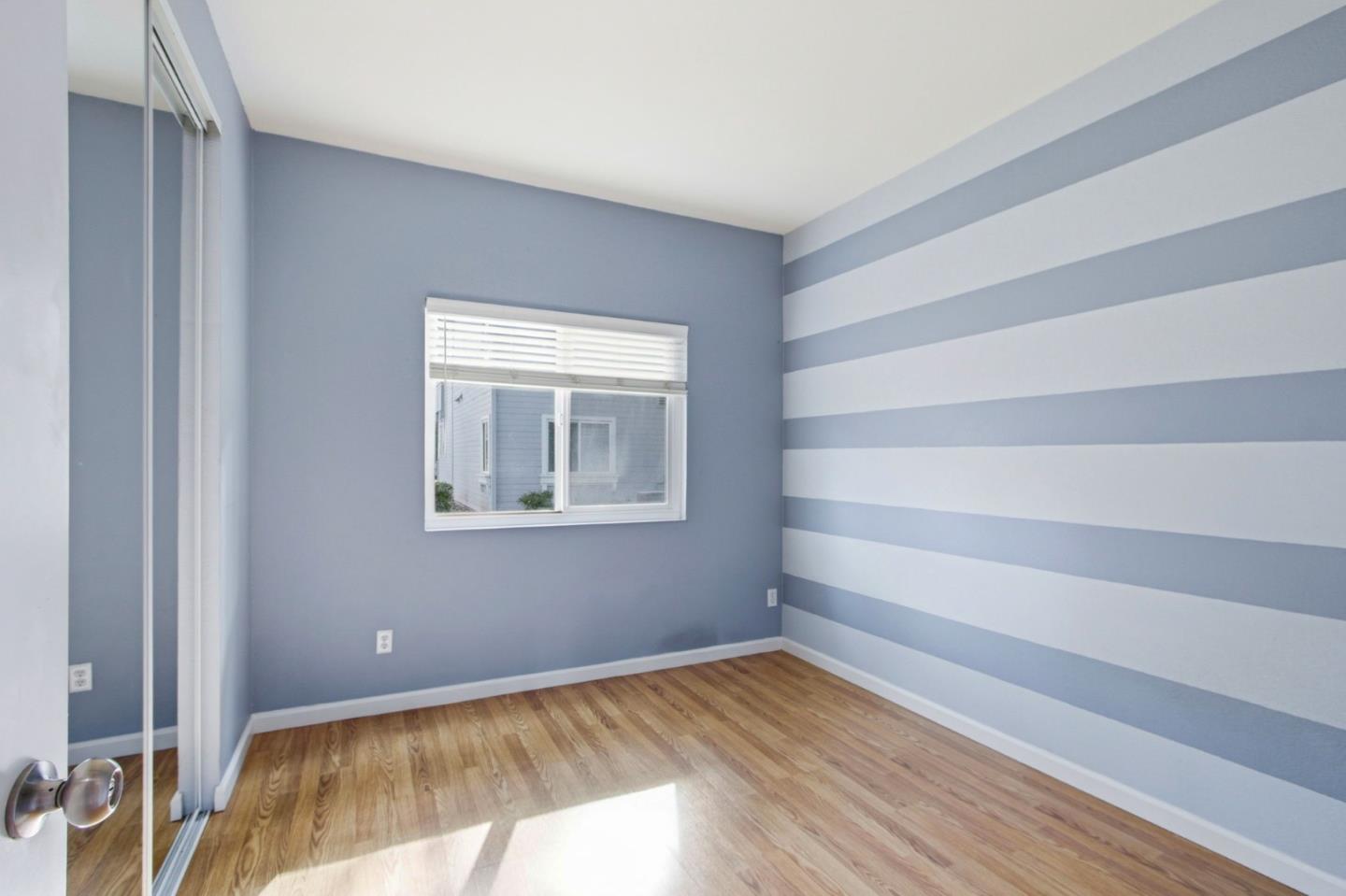 Detail Gallery Image 13 of 33 For 354 Shadow Run Dr, San Jose,  CA 95110 - 2 Beds | 2 Baths