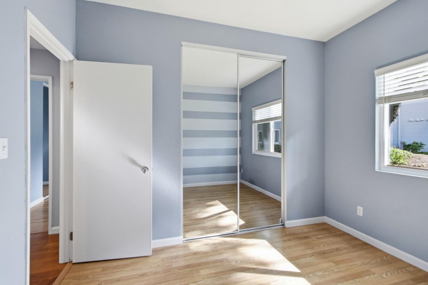 Detail Gallery Image 14 of 33 For 354 Shadow Run Dr, San Jose,  CA 95110 - 2 Beds | 2 Baths