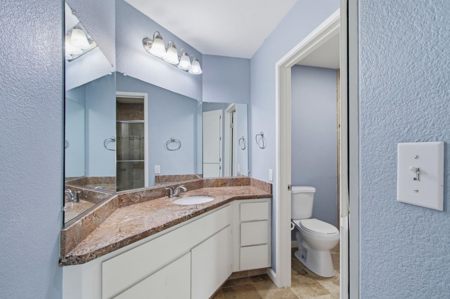 Detail Gallery Image 19 of 33 For 354 Shadow Run Dr, San Jose,  CA 95110 - 2 Beds | 2 Baths