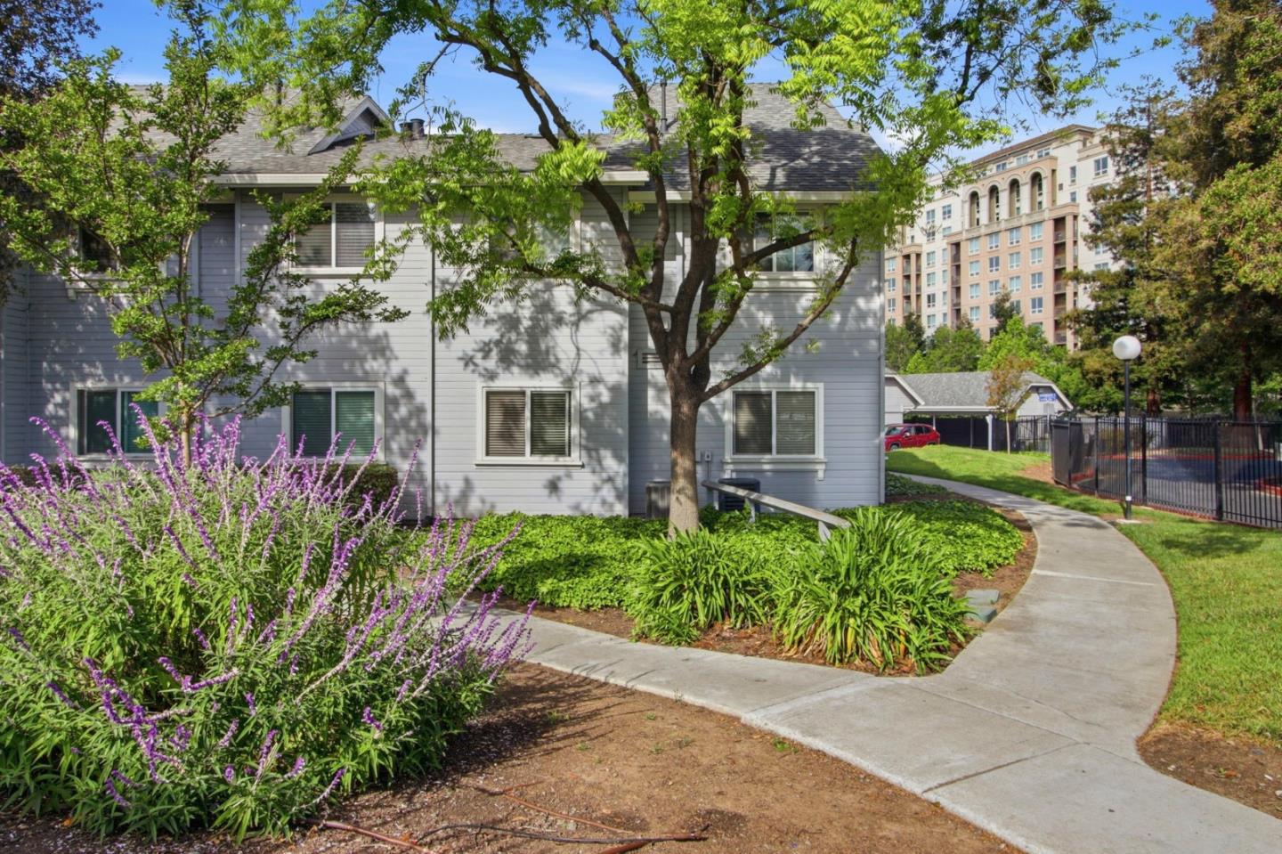 Detail Gallery Image 25 of 33 For 354 Shadow Run Dr, San Jose,  CA 95110 - 2 Beds | 2 Baths