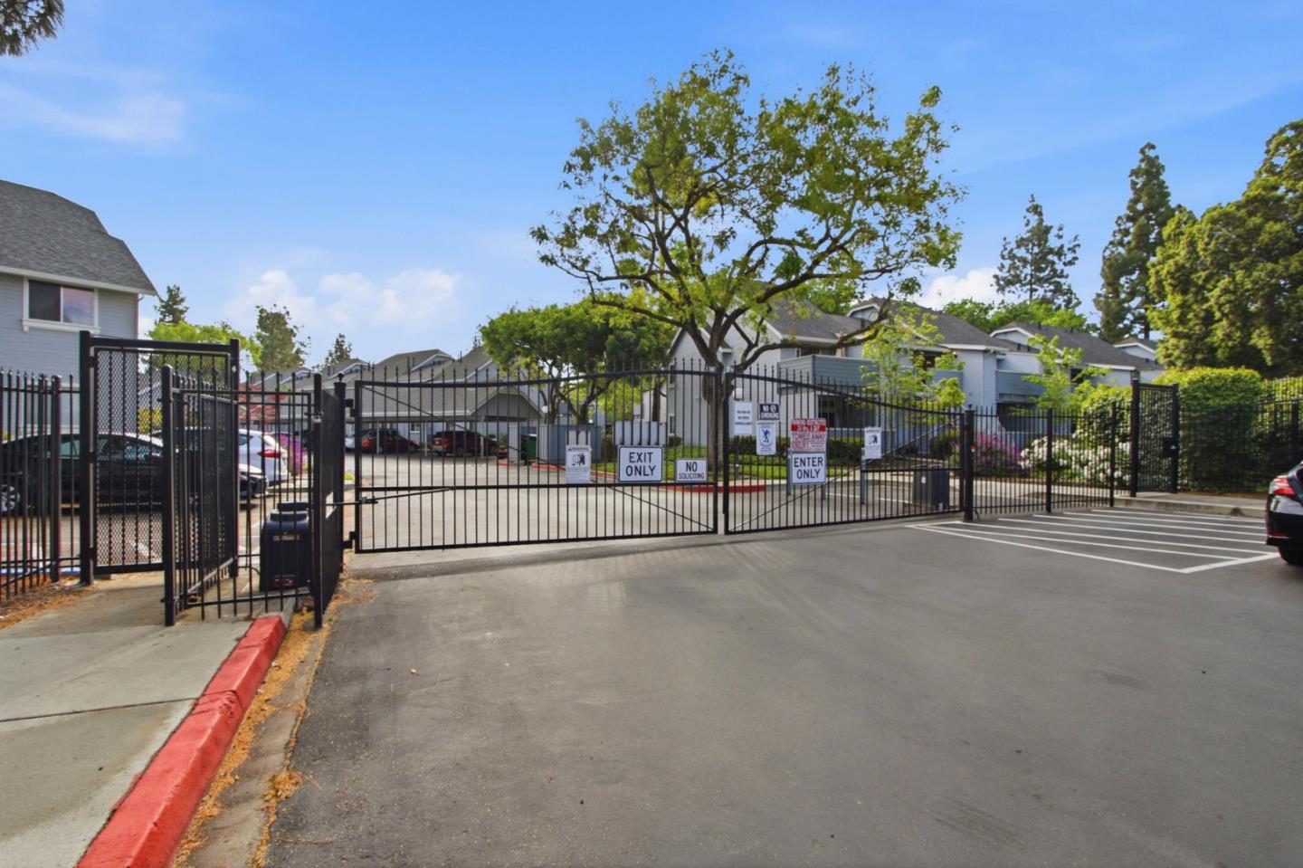 Detail Gallery Image 32 of 33 For 354 Shadow Run Dr, San Jose,  CA 95110 - 2 Beds | 2 Baths