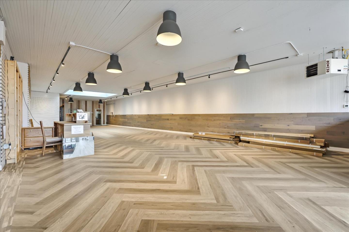 Detail Gallery Image 3 of 12 For 14 E Lake Ave, Watsonville,  CA 95076 - – Beds | – Baths