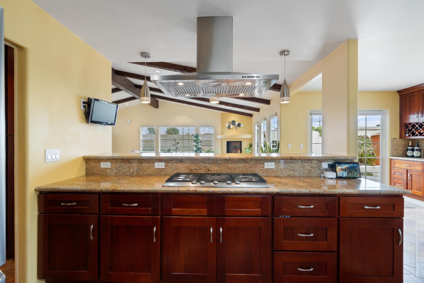 Detail Gallery Image 11 of 58 For 1325 Kimball Ave, Seaside,  CA 93955 - 4 Beds | 2/1 Baths