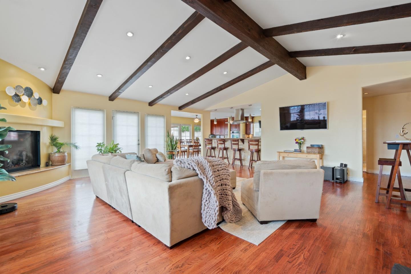 Detail Gallery Image 4 of 58 For 1325 Kimball Ave, Seaside,  CA 93955 - 4 Beds | 2/1 Baths