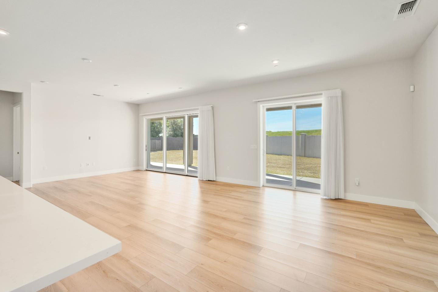 1549 Base Court, Dixon, CA, 95620