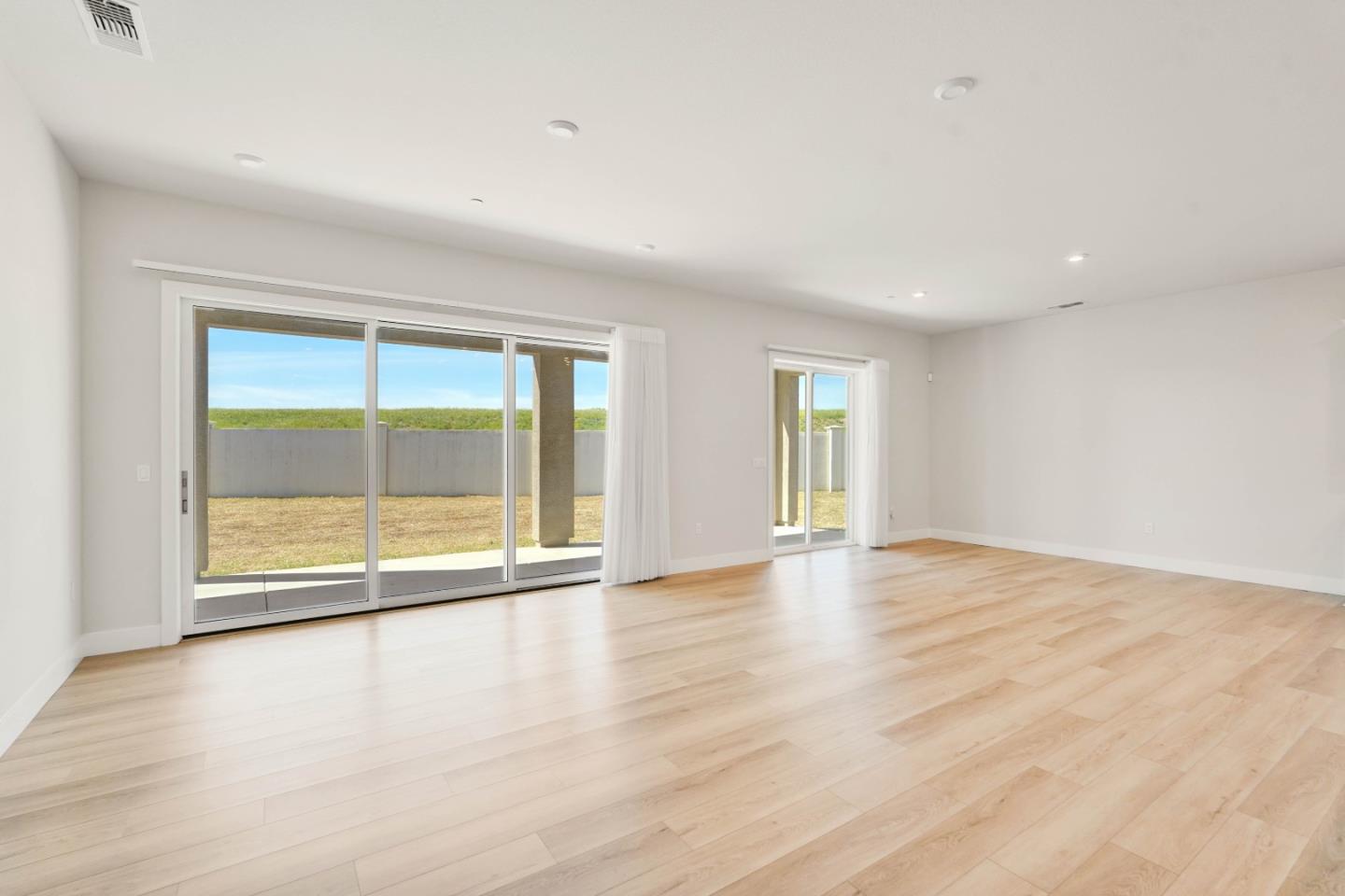 1549 Base Court, Dixon, CA, 95620