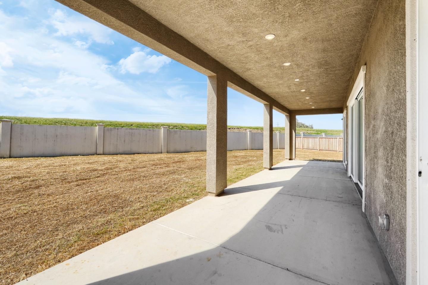 1549 Base Court, Dixon, CA, 95620