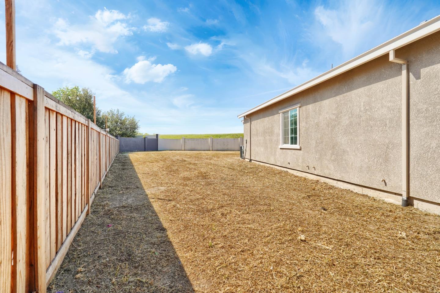 1549 Base Court, Dixon, CA, 95620