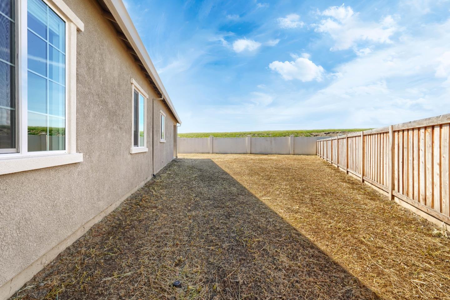 1549 Base Court, Dixon, CA, 95620