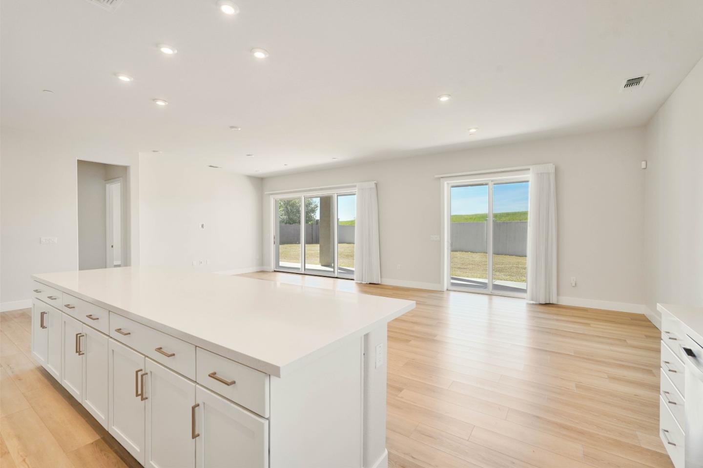 1549 Base Court, Dixon, CA, 95620